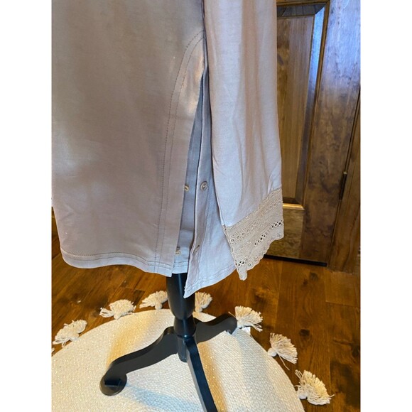 Exclusive Geo Trim Color block Womens Size Large Black Tan Hi Low Pullover Top - Picture 5 of 10